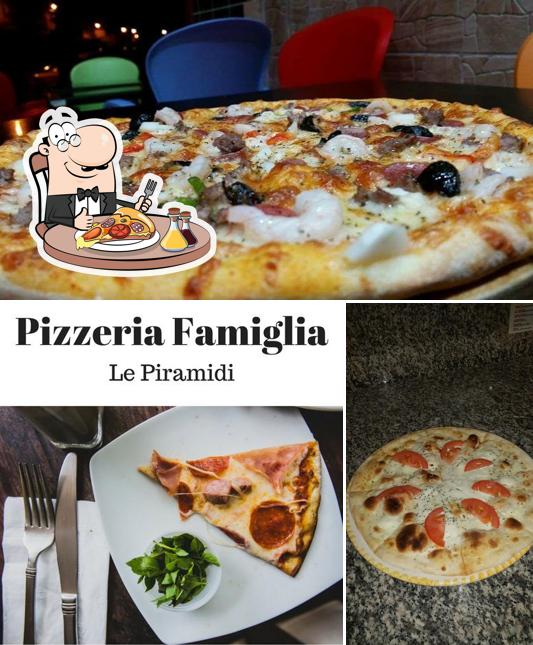 Ordina una pizza a Pizzeria famiglia le piramidi