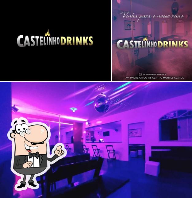 O interior do Castelinho Drinks