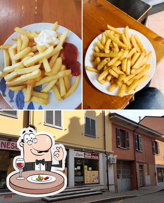 Tra le varie cose da Zeyno Kebap si possono trovare la cibo e interni