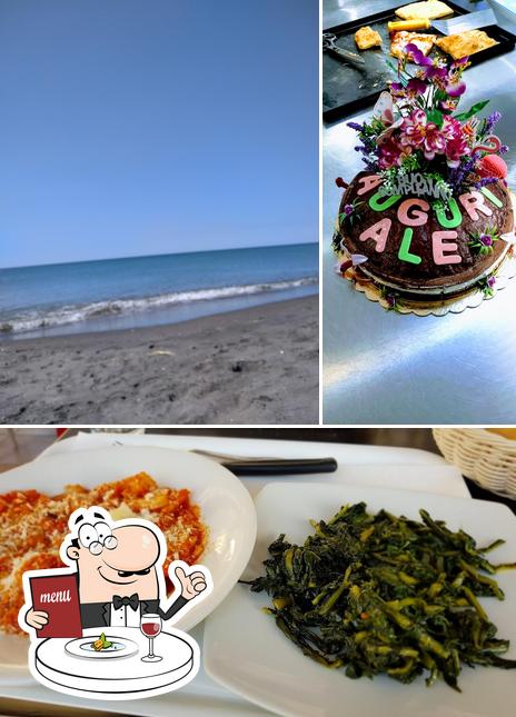 La immagine di cibo e esterno da Pizza &