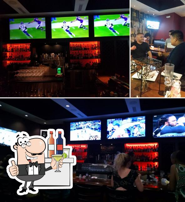 Stuft Pizza Bar & Grill in Palm Desert Restaurant menu and reviews