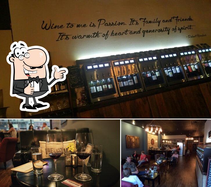 https://img.restaurantguru.com/cd07-Pub-and-bar-Spring-City-Wine-House-photo.jpg