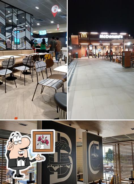 L'intérieur de McDonald’s Fès Saiss Marjane