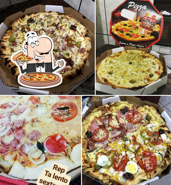 Order pizza at Vini's Esfiharia & Pizzaria