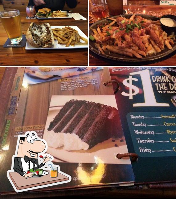 Miller's Ale House, 10065 Gulf Center Dr in Fort Myers Restaurant menu and reviews