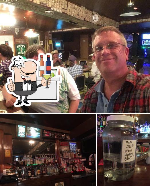 Wagon Wheel Bar and Grill in Interior Restaurant reviews