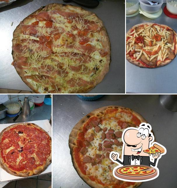 A Pizzeria Pavone, puoi goderti una bella pizza