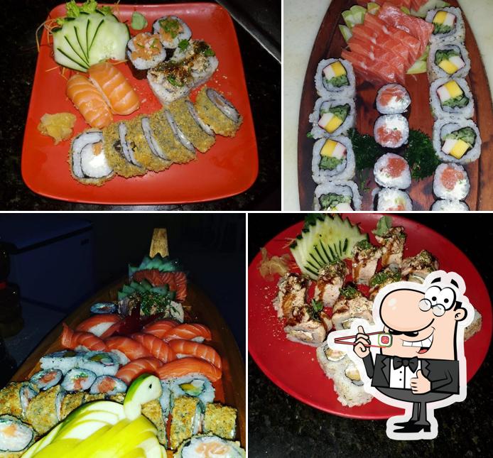 Rolos de sushi são oferecidos por Kani Maki Sushi