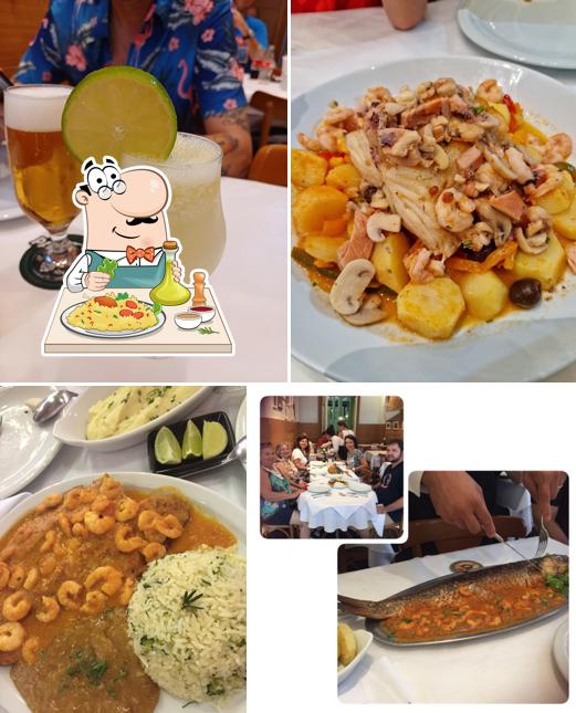Comida em Restaurante Naval