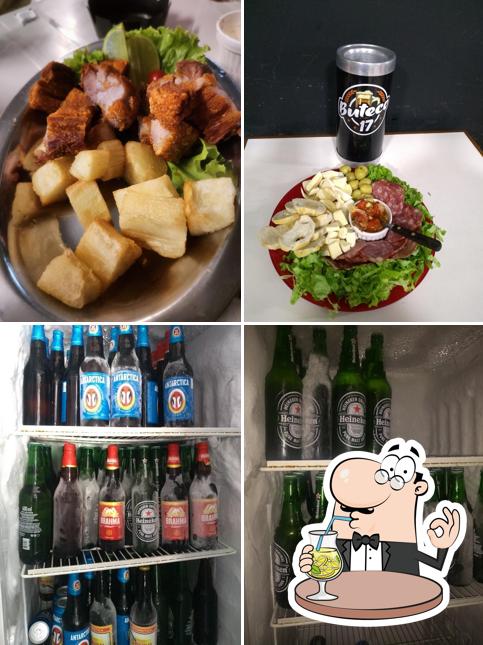 Confira a foto ilustrando bebida e comida no Buteco 17