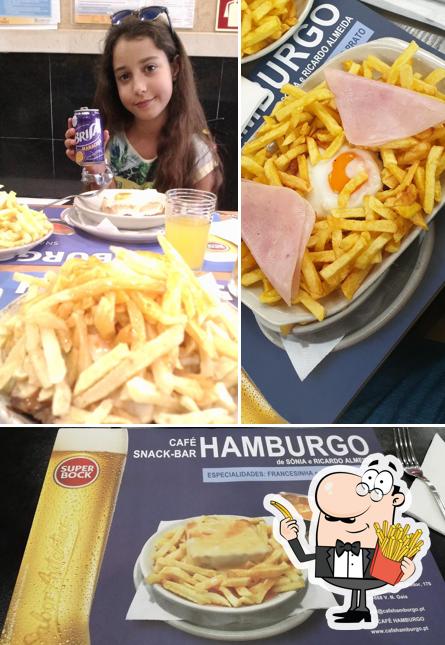 Order fries at Café Hamburgo