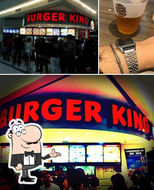 A imagem do Burger King’s interior e cerveja