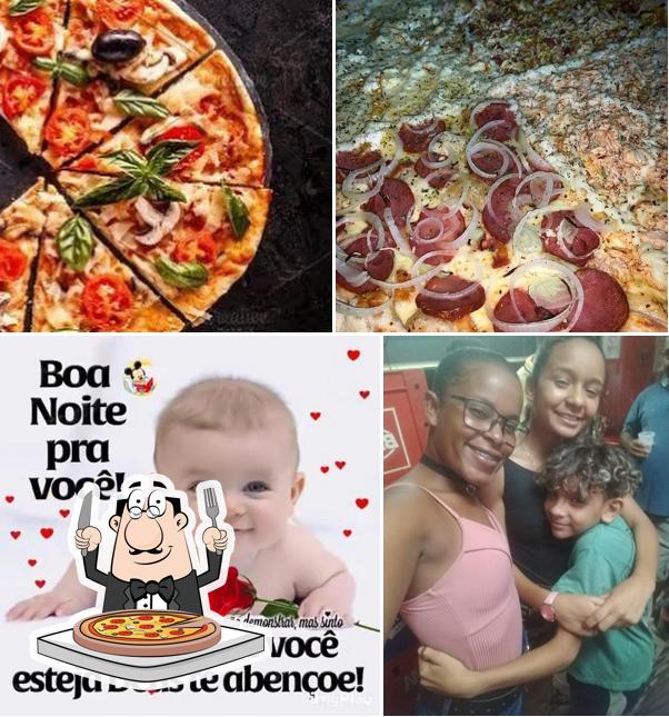 No Tele&Cine Pizzas e Lanches, você pode conseguir pizza