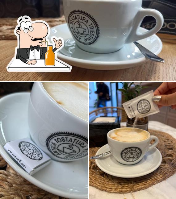 Goditi qualcosa da bere a Antica Tostatura Triestina Coffee Shop & Bar