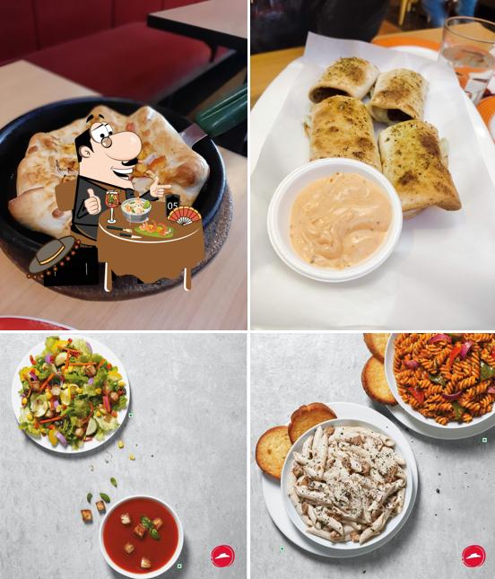 Meals at Pizza Hut Lake City Mall, Udaipur