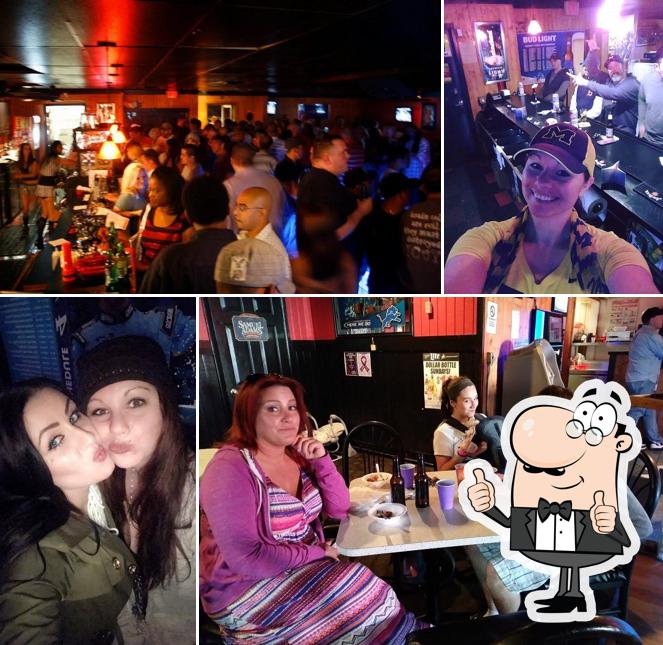 Best Damn Bar and Grill in Lincoln Park Restaurant menu and reviews