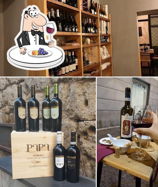 È gradevole prendersi un bicchiere di vino a Nerolo EnoShop & WineBistro