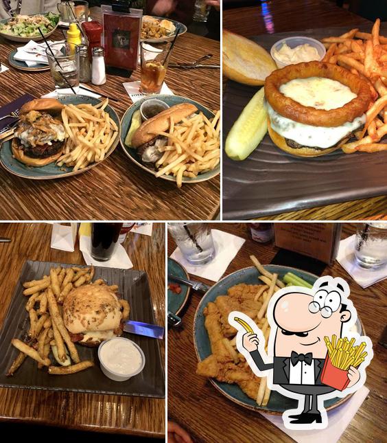 The Fire Pit Sports Bar & Grill in Milwaukee Restaurant menu and reviews