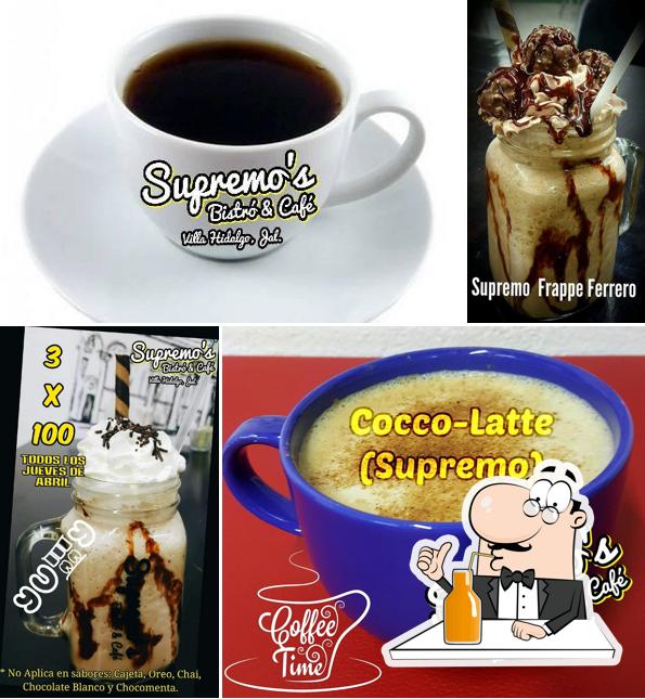 Насладитесь напитками из бара "Supremo's Bistró & Café"