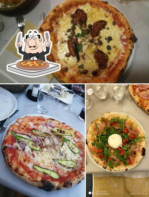Scegli una pizza a Pizzeria del Ponte