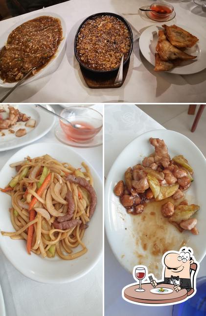 Food at Restaurante chino Le Yuan