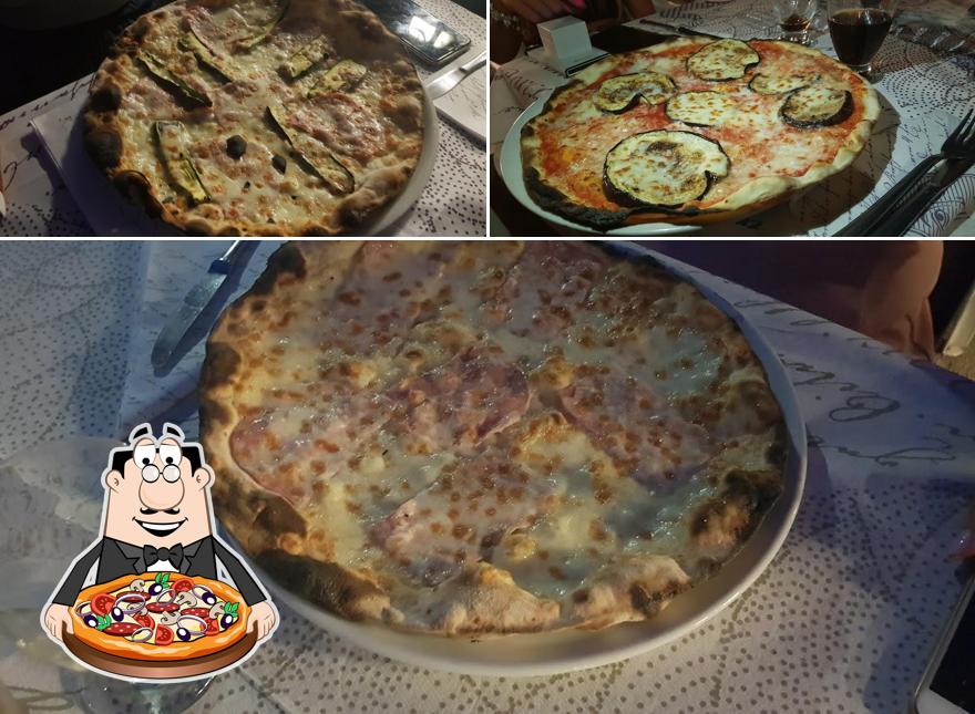 Ordina tra le svariate varianti di pizza