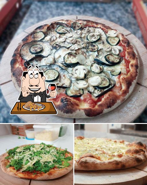 En Mondo Pizza Pizzuta, puedes probar una pizza