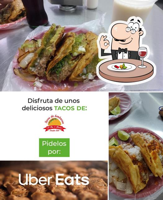 Comida en Tacos barbacoa el che & mesie