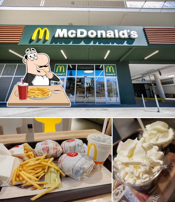 Assaggia le patatine fritte a McDonald’s Poljička