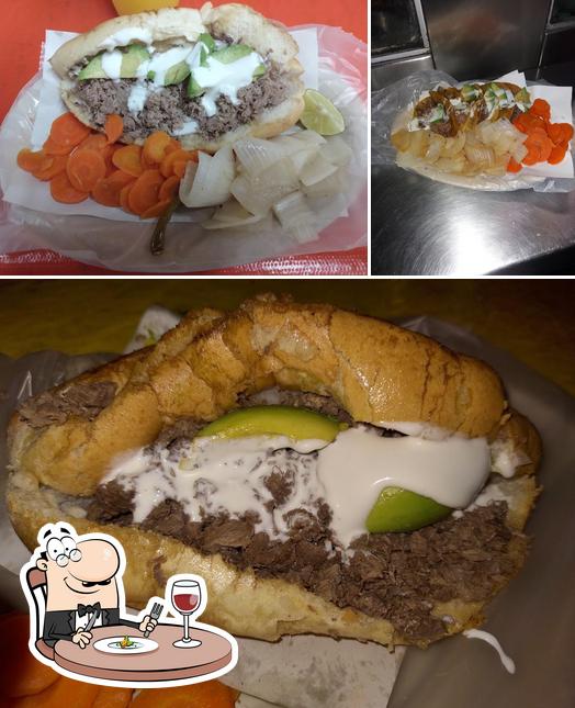 Еда в "Tacos El Güero Duque"