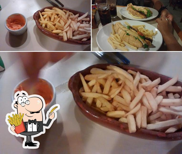 Experimente cbatatas fritas francesas no Restaurante Villa Verde