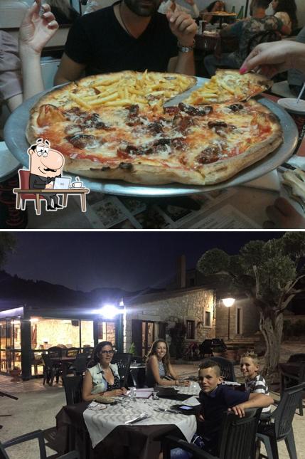 Gli interni di Pizzeria Il Monticello