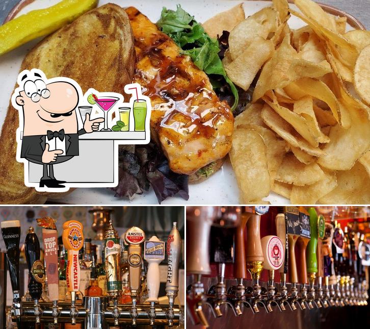 Garfields Restaurant & Pub is distinguished by bar counter and food