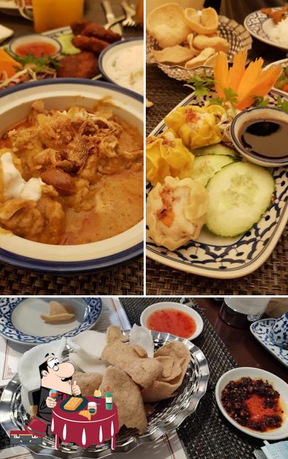 Pin Petch Thai Restaurant serves a variety of sweet dishes