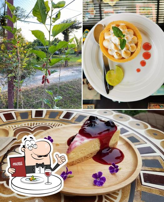 Around The World Cafe Chapter One, Huai Sai Restaurant reviews