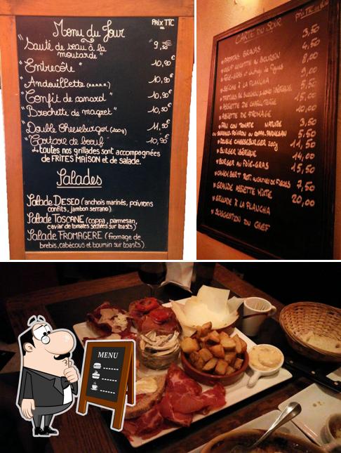 Las fotografías de pizarra y comida en El Deseo Café