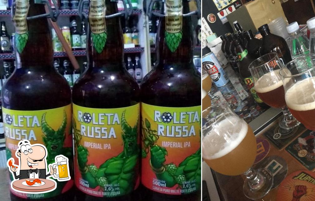 Desfute uma tulipa de cerveja leve ou escura