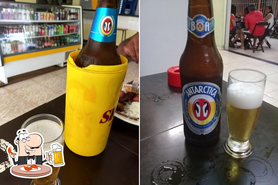 Peça um copo de cerveja leve ou escura