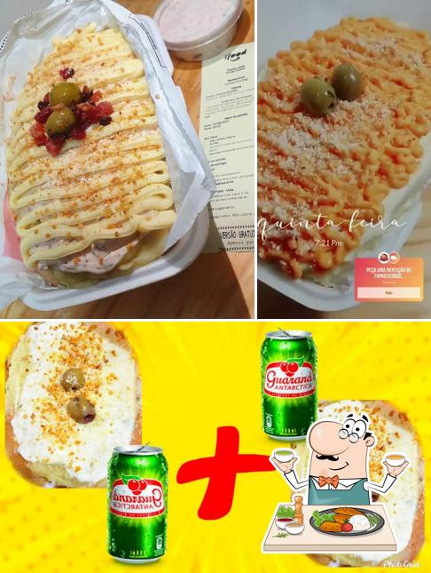 A comida e bebida do restaurante
