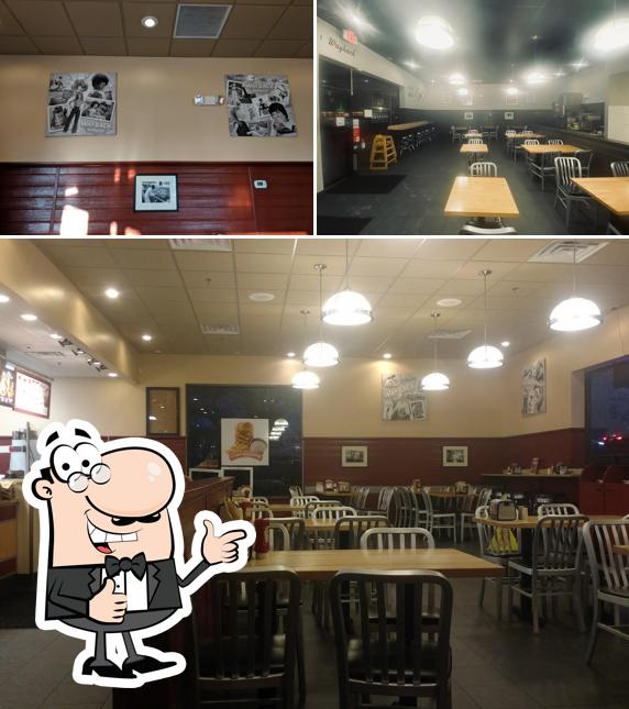 Взгляните на фото ресторана "Wayback Burgers"