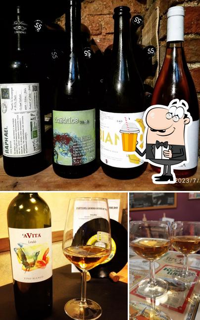 Vineria Tirabusciò offre un'ampia selezione di drink