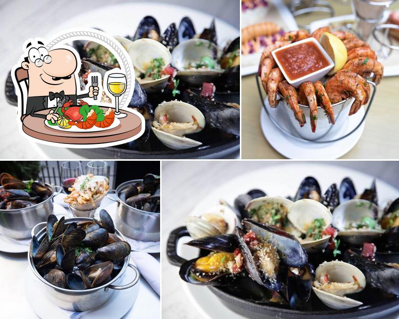 Flex Mussels, 174 E 82nd St in New York City Restaurant menu and reviews