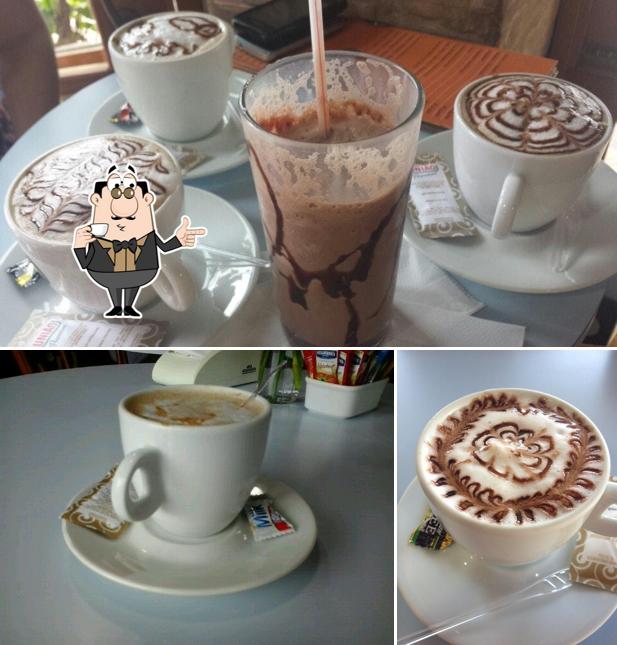 Desfrute de um drinque no Doce Cafe