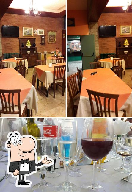 Hotel Garden Rivoli si caratterizza per la interni e birra