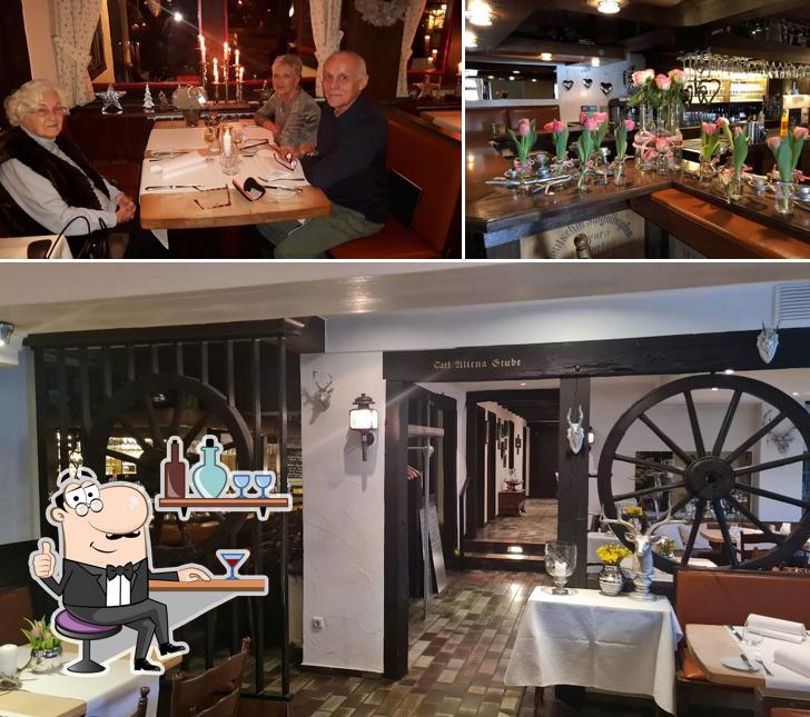 Voici la photo représentant la intérieur et comptoir de bar sur Restaurant Müller-Menden in Mülheim an der Ruhr