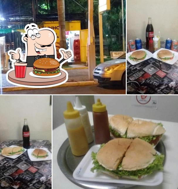 Experimente um hambúrguer no Skol Carlinhos Lanches Choperia