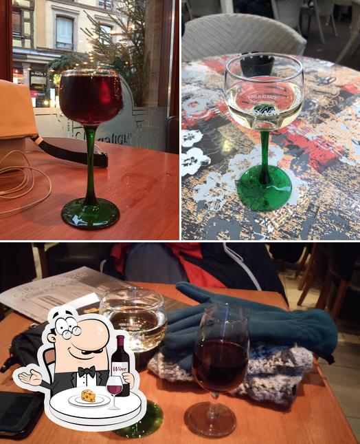 Il est fort sympathique de déguster un verre de vin à Jupiler Café