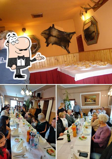 Mira las fotos que muestran interior y comedor en Csonka Szilvia - Sziszi Vendéglő