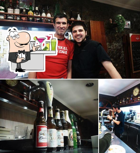 The image of Bar Huici’s bar counter and beer
