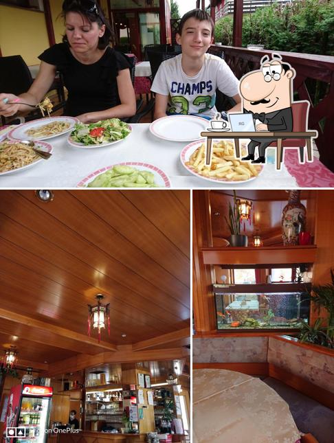 Check out how Chinese restaurant Zlata ribica looks inside